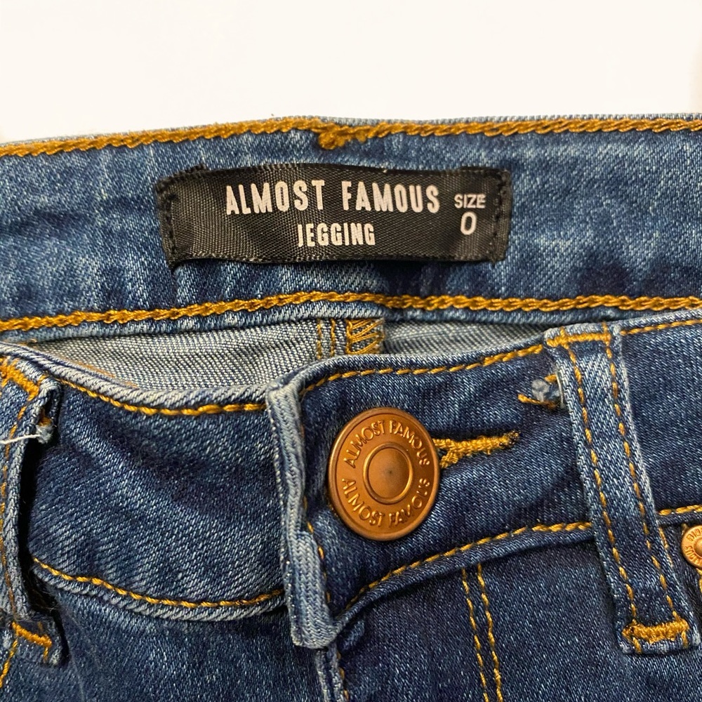 Jeans. - Picture 7 of 7